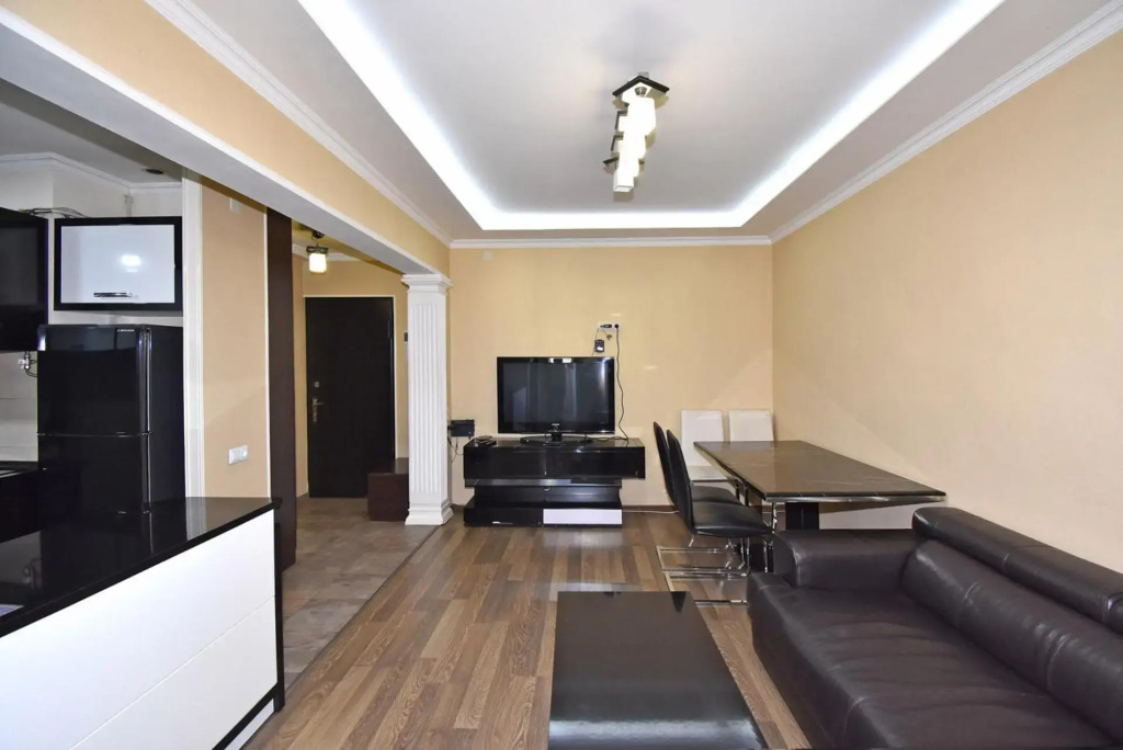 Yeznik Koghbatsi - Amiryan crossroads 1 bedroom comfy apartment with Balcony KO100