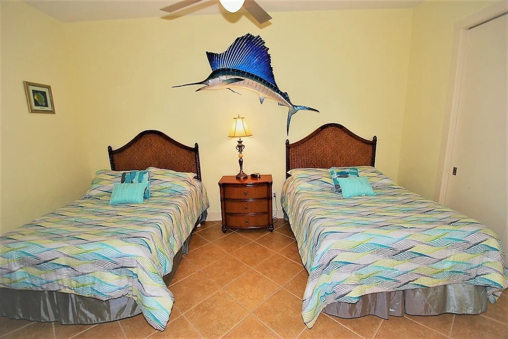 Sapphire Condo & Spa Unit #304 3 Bedrooms 2.5 Bathrooms Condo