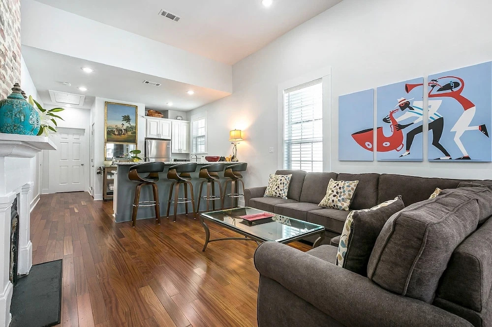 Spacious 5 Bedroom Near Magazine St & Uptown