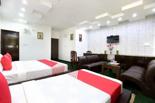 OYO 28042 Hotel Panchkula Inn