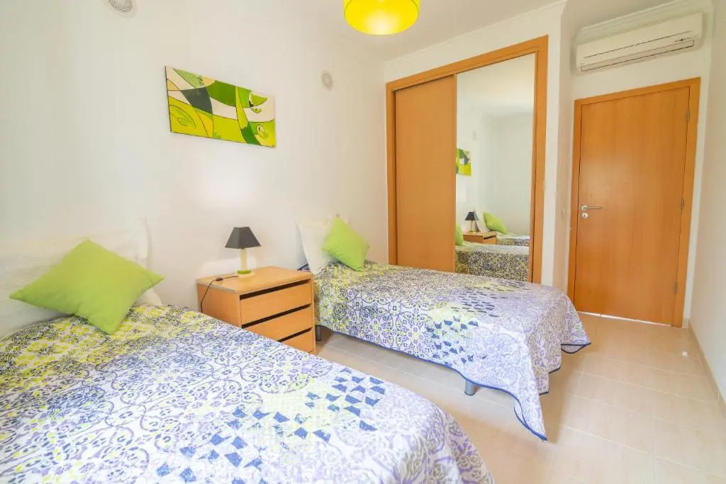 2 Bedroom & 2 Bathroom, pool, playground, air con, parking, wifi, netflix