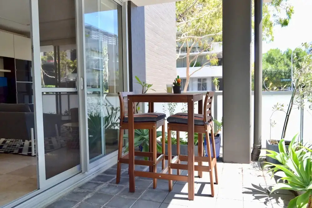 Luxurious 3 Bedroom Apartment With Parking Near CBD