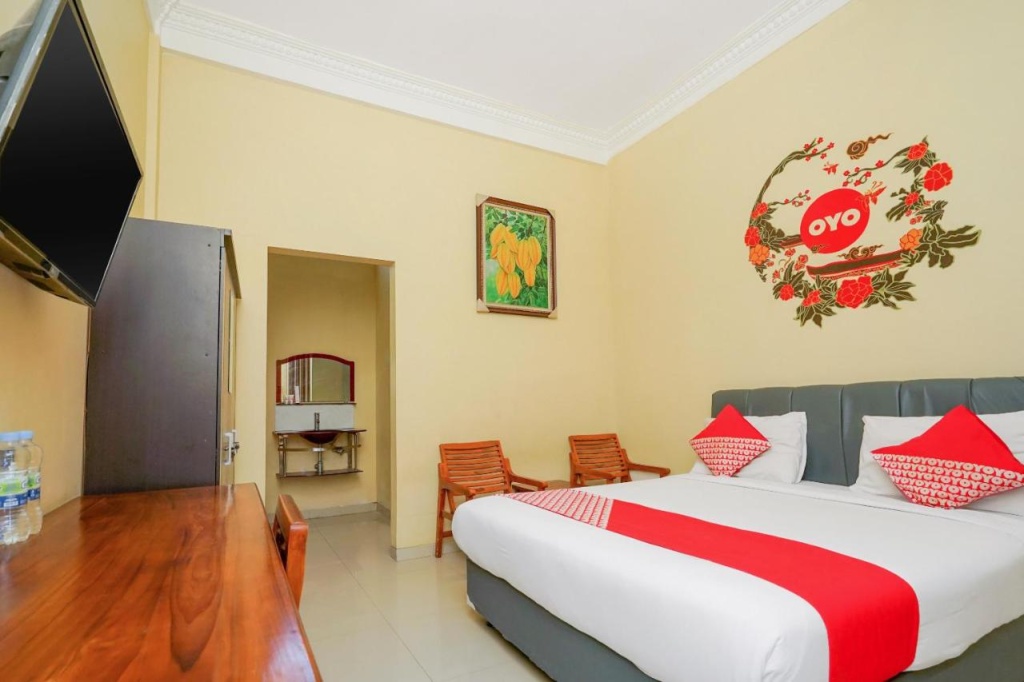 RedDoorz at Kutisari 2 Surabaya