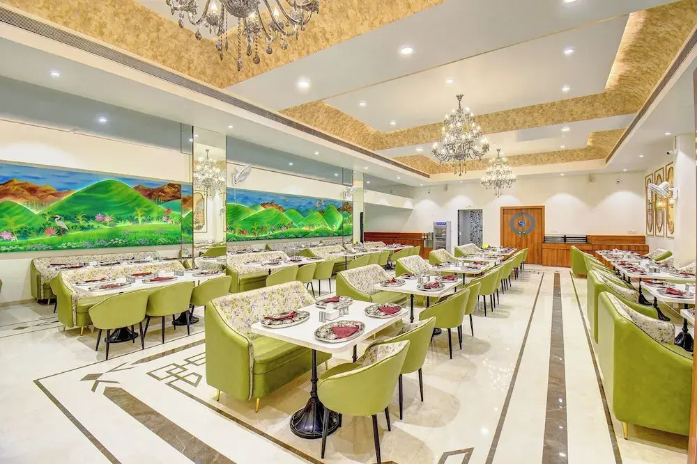 FabHotel Chhappan