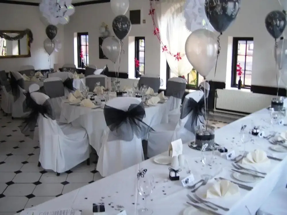Fownes Hotel