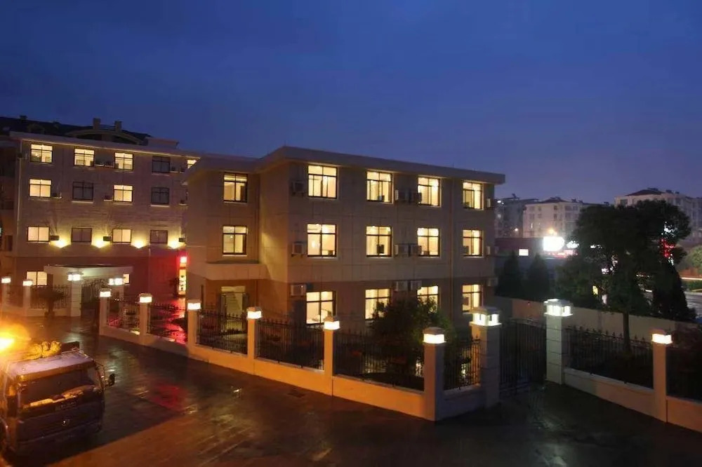 Donggang Ruiyi Hotel