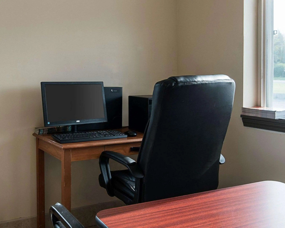 Econo Lodge Inn & Suites Canandaigua - Finger Lakes Area
