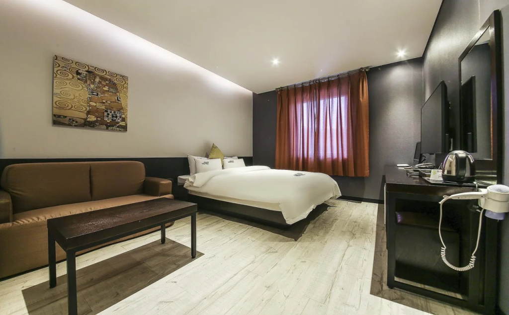West Hill Hotel