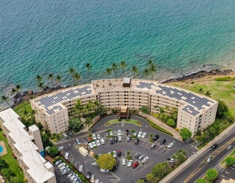 Royal Mauian, #302 3 Bedroom Condo by RedAwning