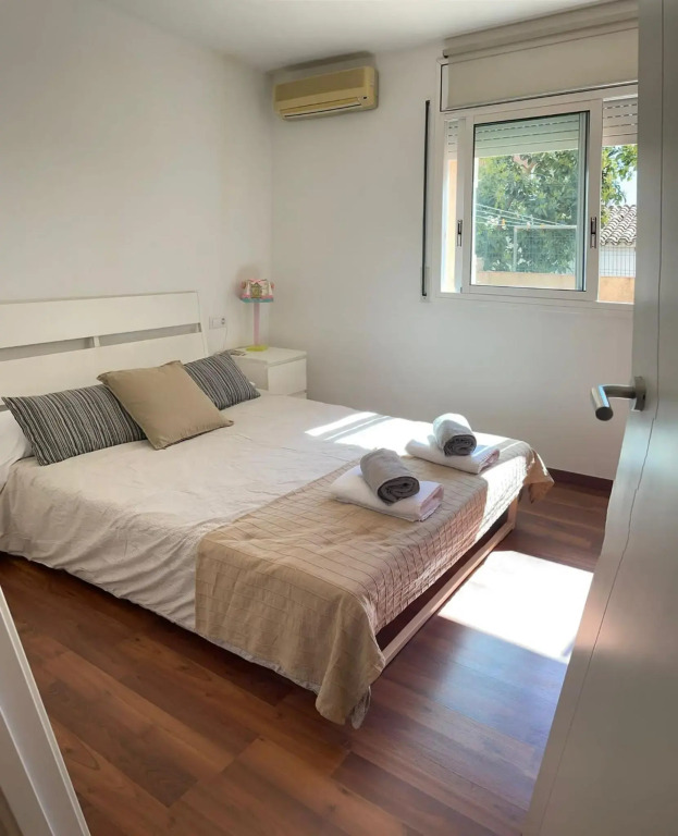 Apartamento con gran terraza cerca de la playa