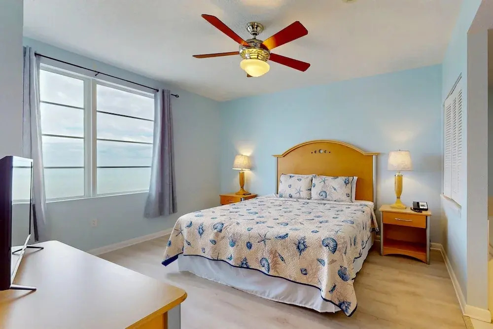 Ocean Walk 2424a