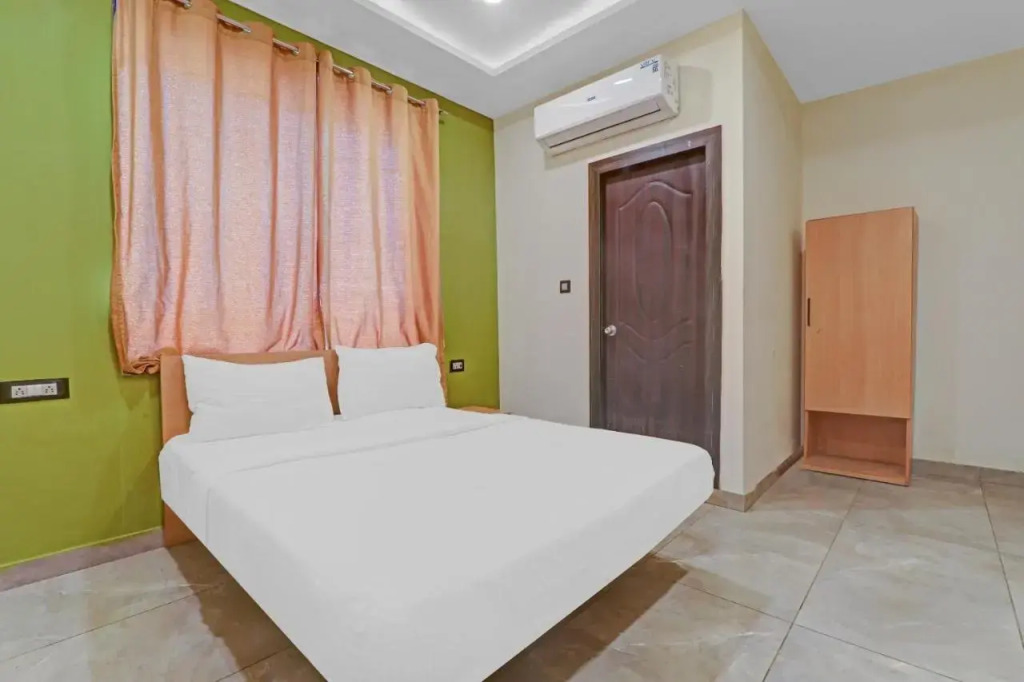 OYO Flagship 80648 HOTEL DDS LAWN