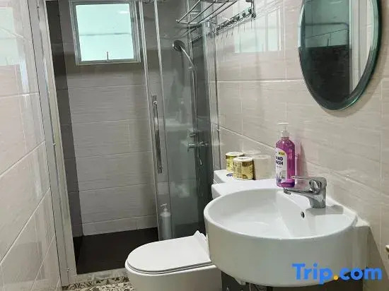 Likas Square Serviced Apartment - garden view with 3 bedrooms by Kocy Homestay