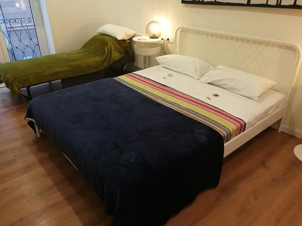 Central and Basic Universitat for YOUNG HOSTEL