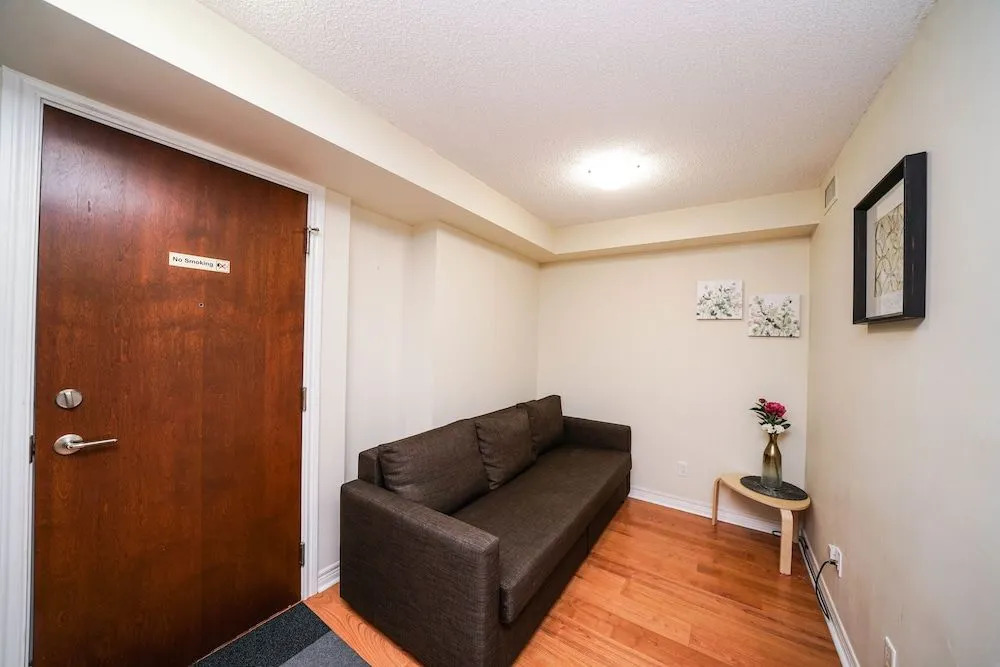 Sarkar Suites - 310 Burnhamthorpe Road