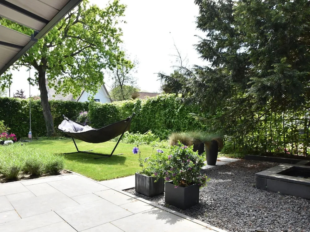 Quiet Villa in Bergen with Pond