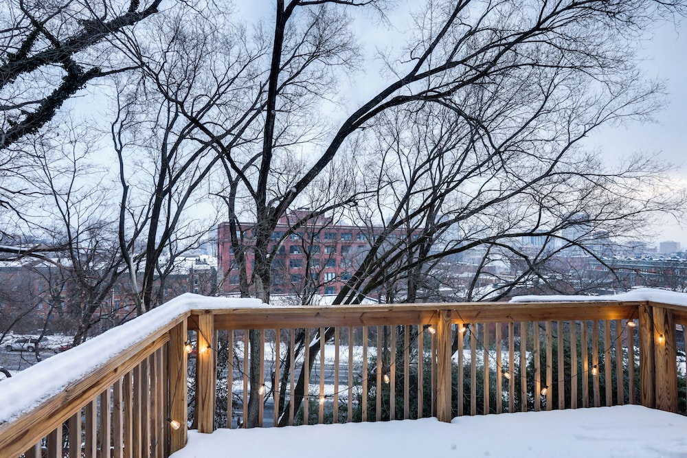 Walkable Condo Near Over-the-rhine & Hard Rock!