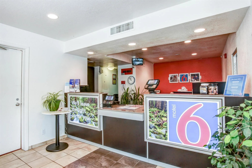 Motel 6-Grants Pass, OR