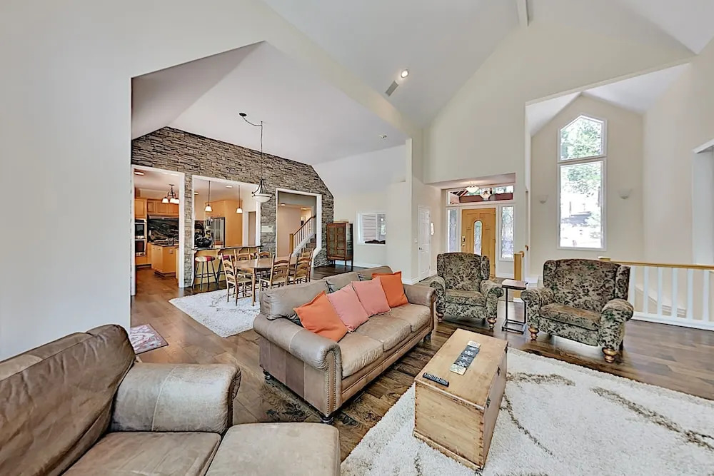 255squir 4 Bedroom Home