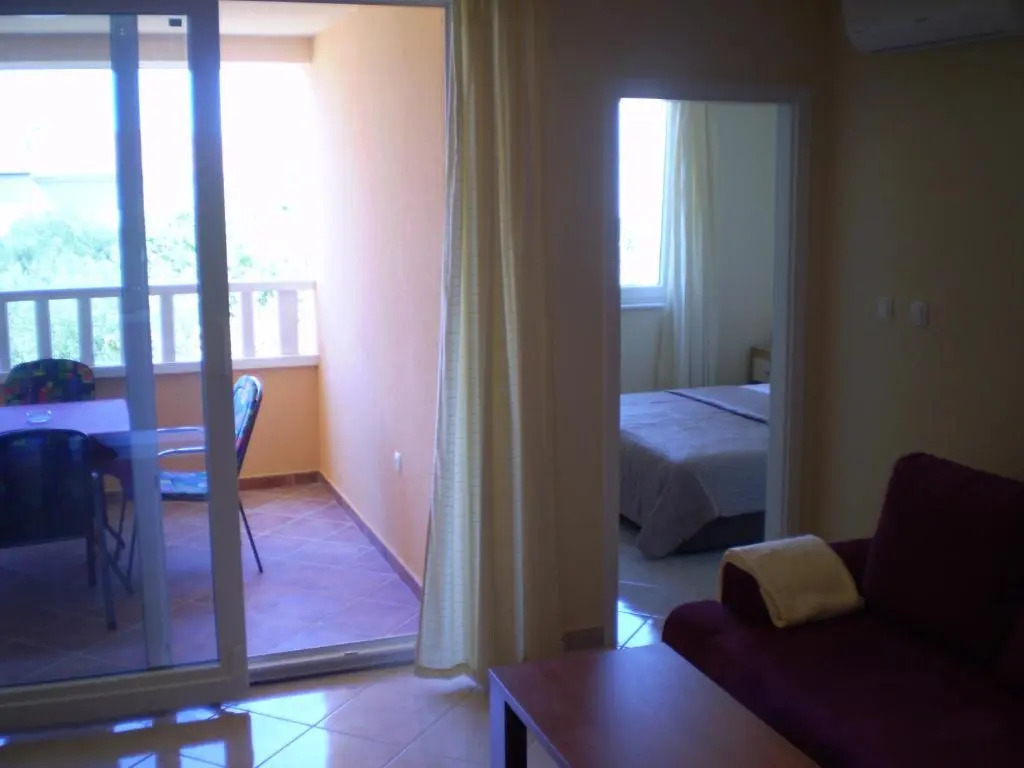 Apartments Tare, Electric Car Refill