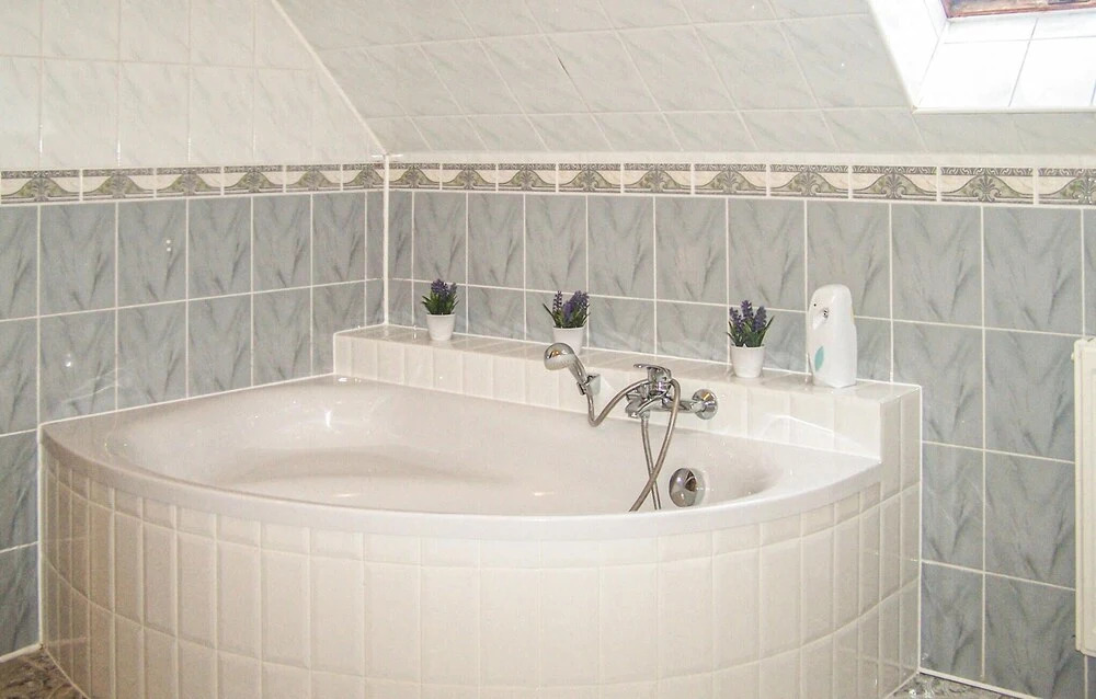 5 Bedroom Stunning Home In Grzybowo