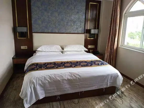 Yuxi Yuhu Hotel