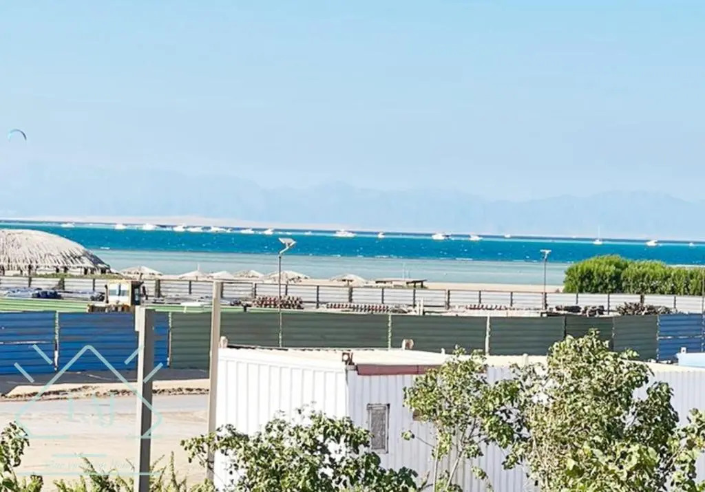 Taj Home, Stunning Mangroovy 1 BR, sea view. Free pool and Beach access