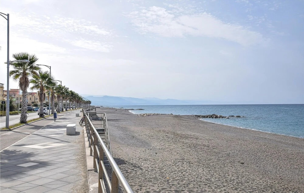 Beautiful Apartment in Capo D'orlando With 4 Bedrooms and Wifi