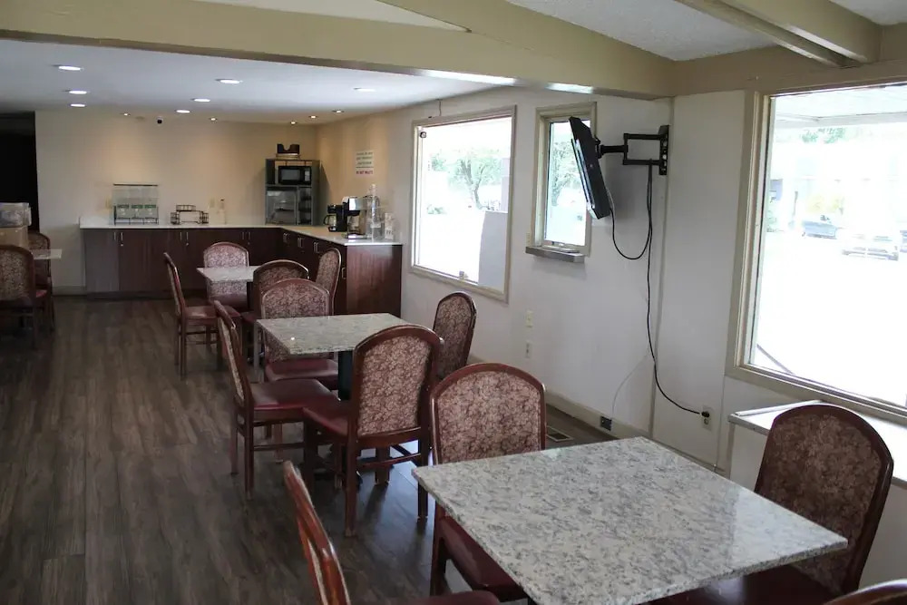 Executive Inn & Suites