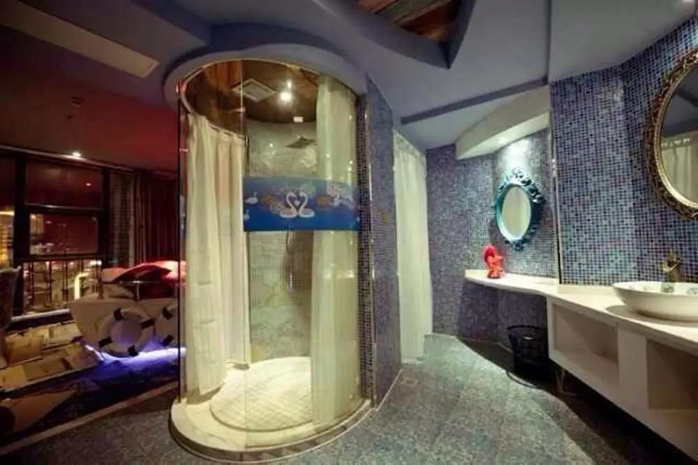 Houhai Theme Hotel