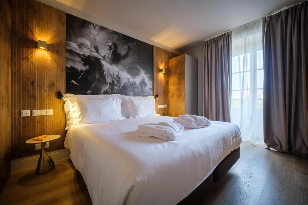 Azores Book Hotel