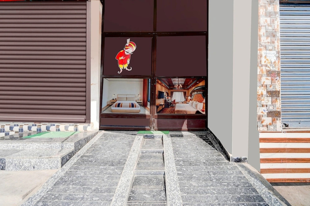 Deluxe Super Hotel O Mahadev
