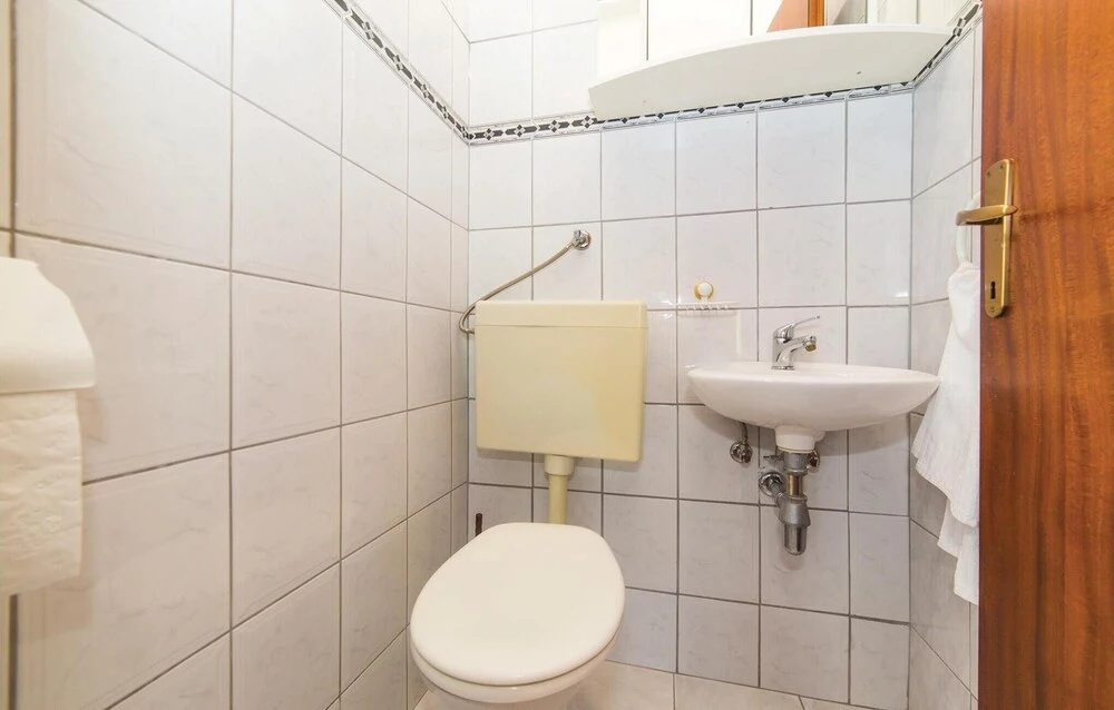 Beautiful Apartment in Okrug Gornji With 2 Bedrooms, Wifi and Outdoor Swimming Pool