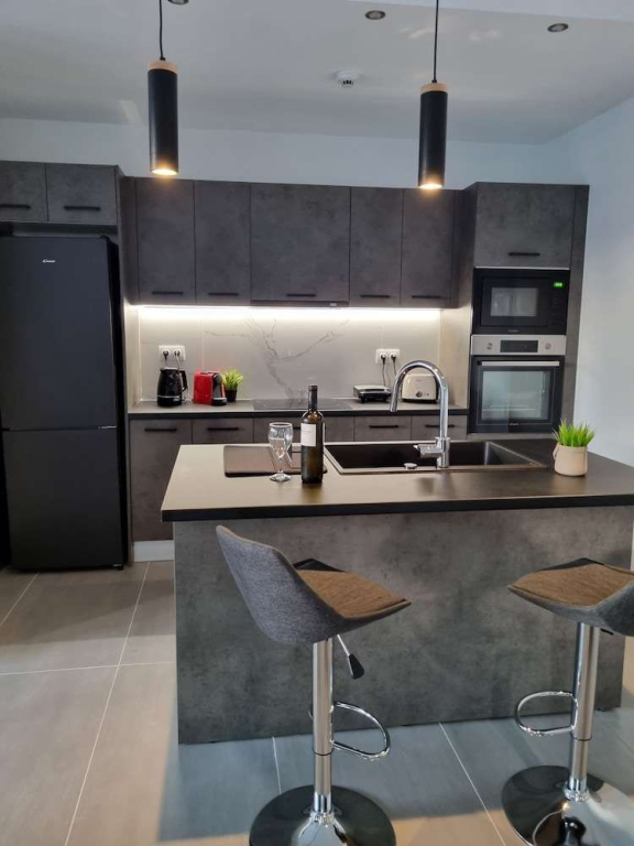 10 Apartments & Suites Athens