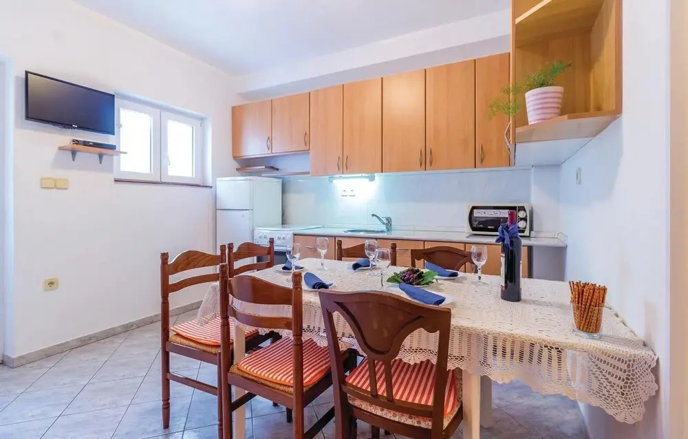 Stunning Home in Novi Vinodolski With Wifi and 4 Bedrooms