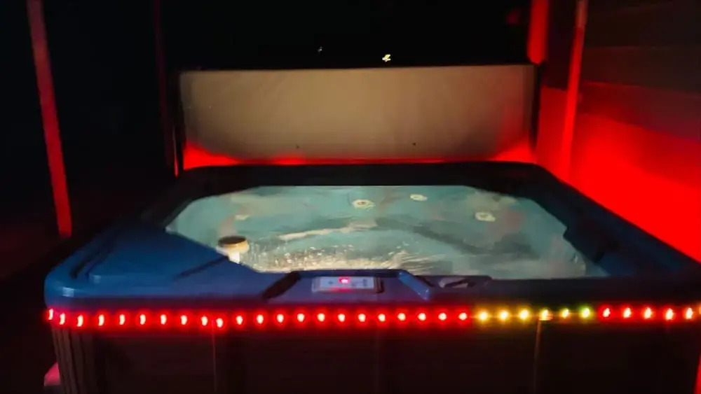 Uhost AI 4BR Retreat Hot Tub Firepit