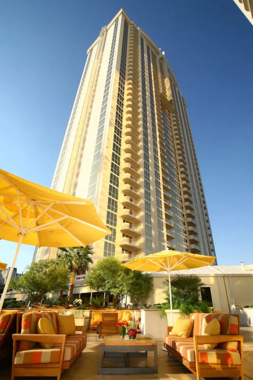 The Signature at MGM Grand by Luxury Suites International