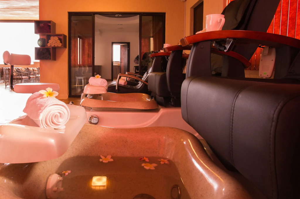 Bidwood Suite Hotel, Opposite Sarit Centre