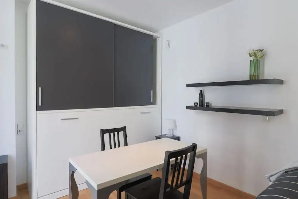 Open Plan Studio in Carreteria