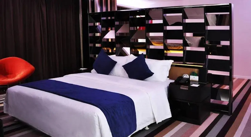 Kinghood Hotel