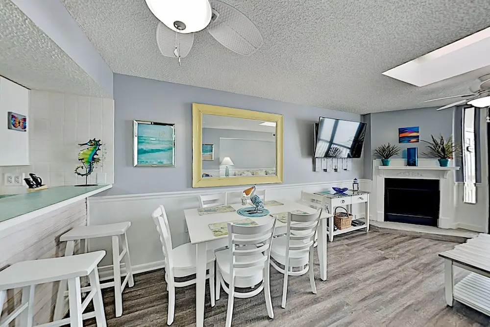 1005wate 3 Bedroom Condo
