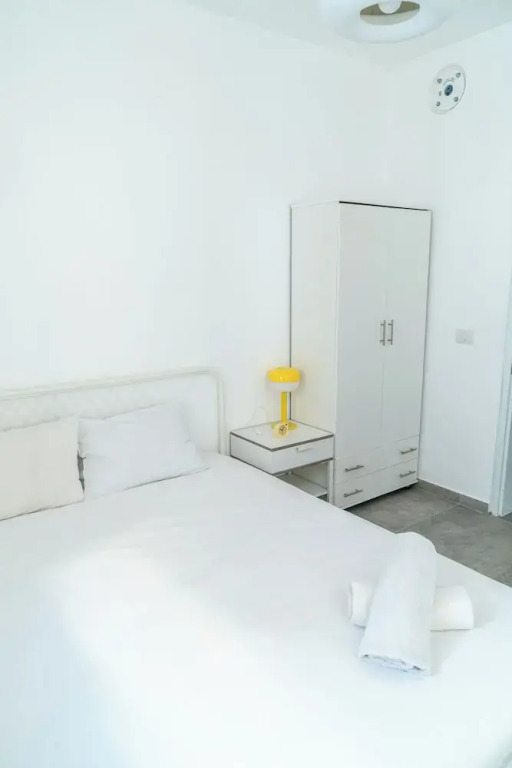 3BR Skyline Retreat on the 24th Floor