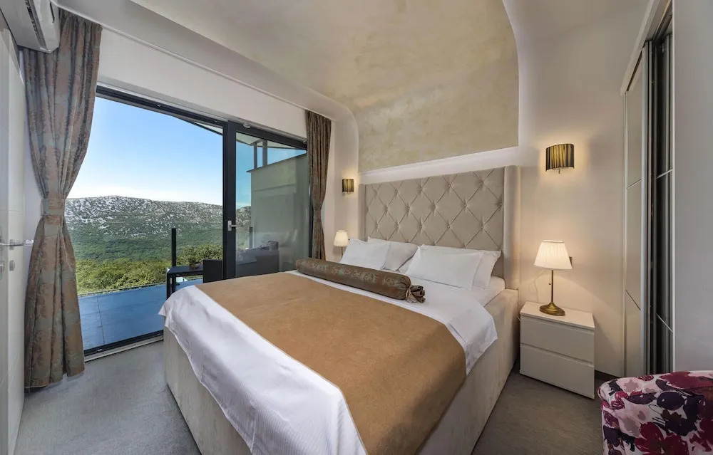 Stunning Home in Kostelj With Wifi and 4 Bedrooms