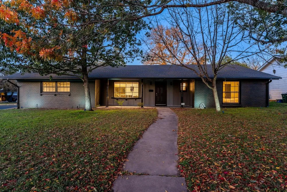 Quiet 3 Bedroom Home Walkable to Zilker Park