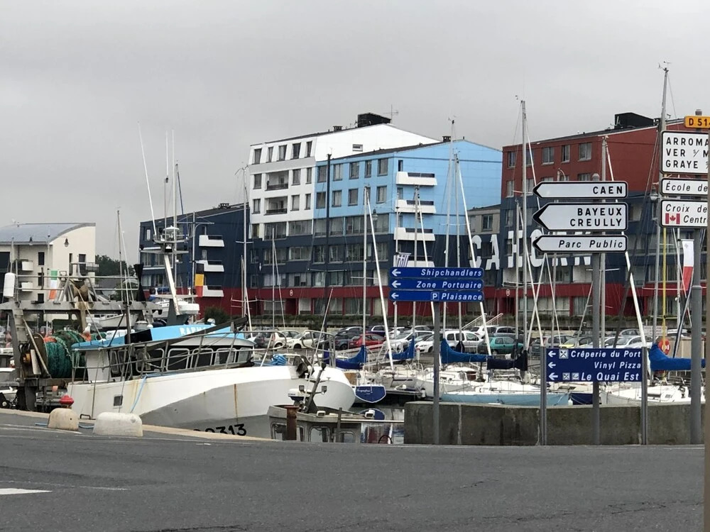 Soleil et Bateaux Superbe Port de Plaisance
