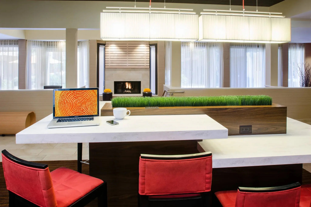 Courtyard by Marriott Bakersfield