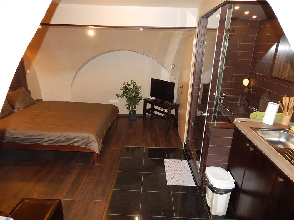Friends Hostel & Apartments