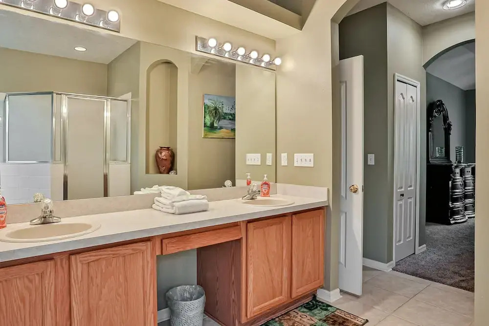 Wonderful Coastal Home With Wifi, Enclosed Backyard, Screened Patio