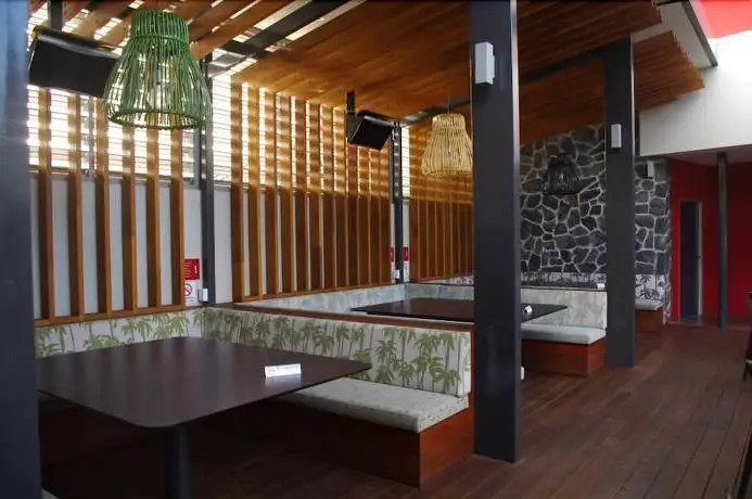 Eyre Hotel