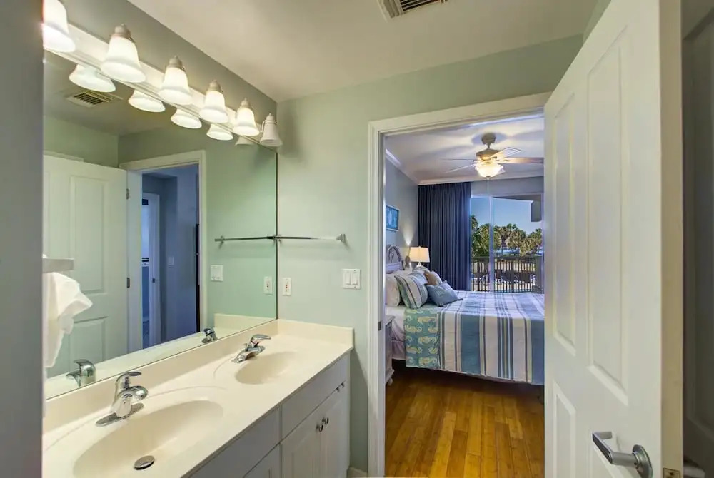 Gulfside 204 - 3 Br condo by RedAwning
